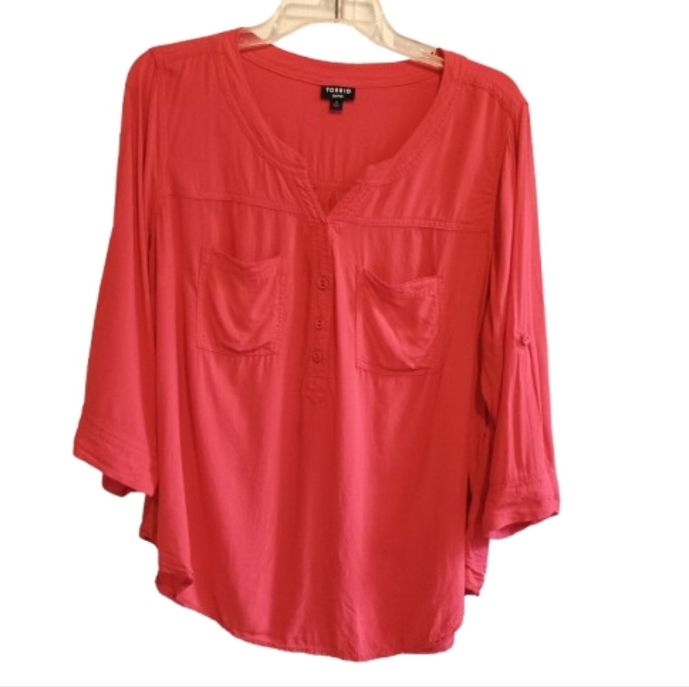 TORRID Womens Harper TOP 3/4 Tab Sleeve Size 0 (Large)